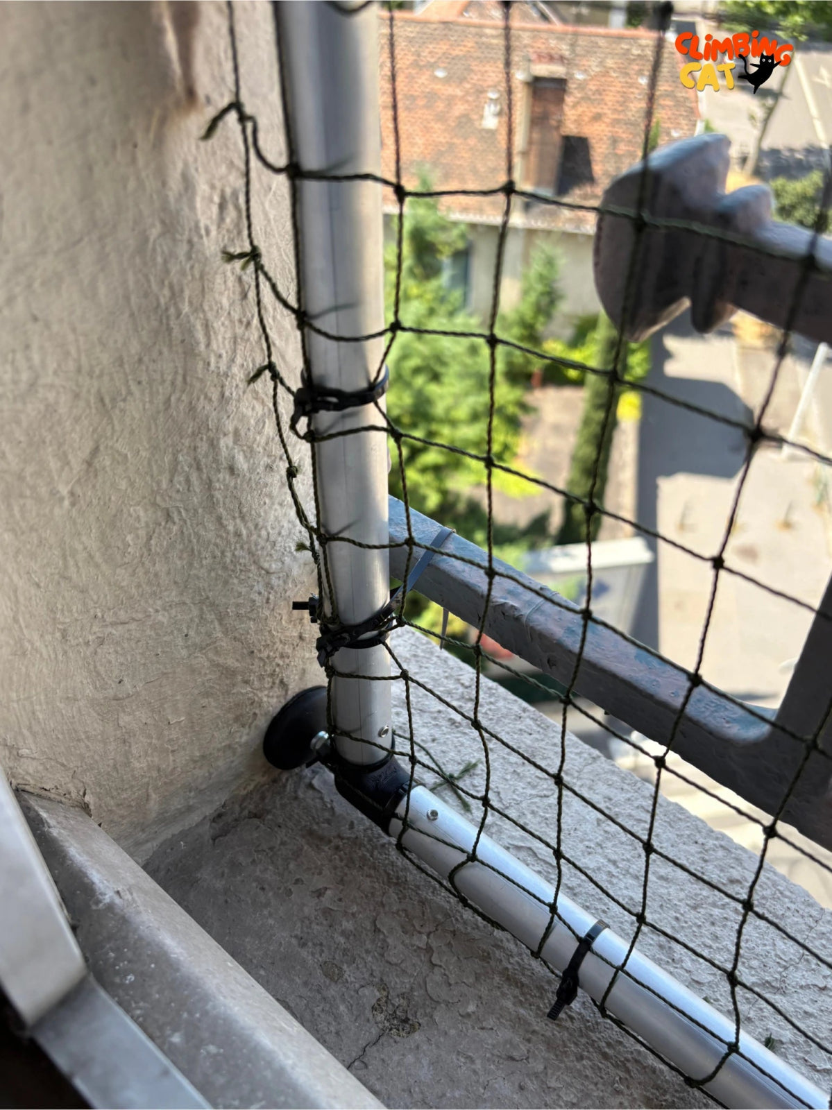 Légende : Verrouillage d'un filet de protection pour chat coulissant, ClimbingCat 